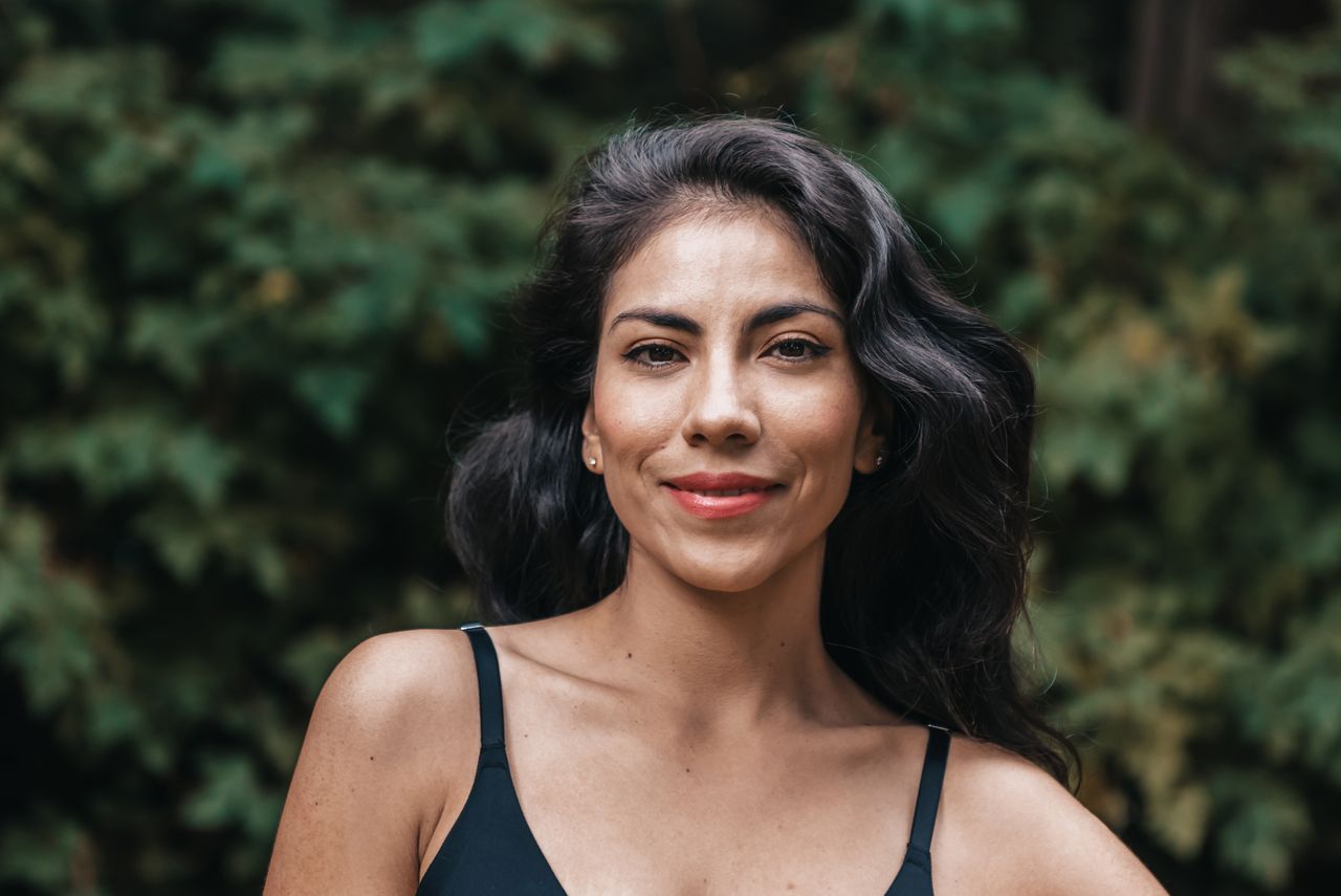 Services woman-smiling-at-the-camera-8980923